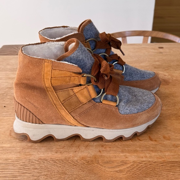 Sorel Kinetic Short Lace Up Booties Sz 10 - Picture 2 of 16